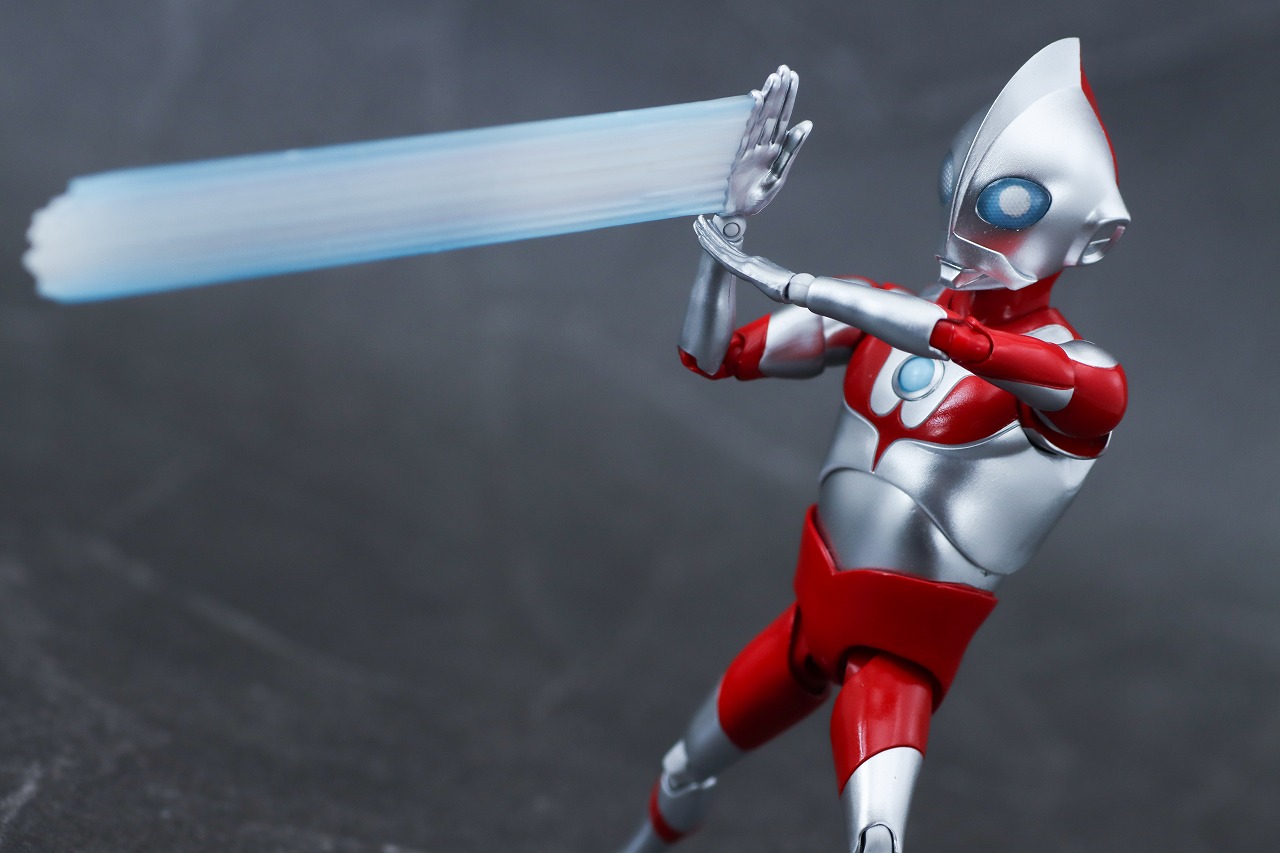 S.H.フィギュアーツ　ウルトラダッド　レビュー　アクション