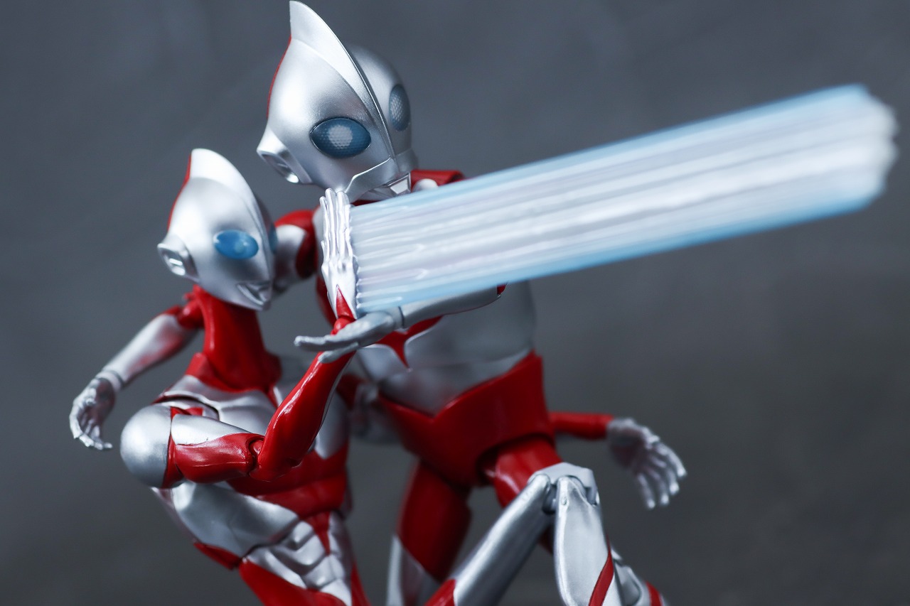 S.H.フィギュアーツ　ウルトラダッド　レビュー　アクション