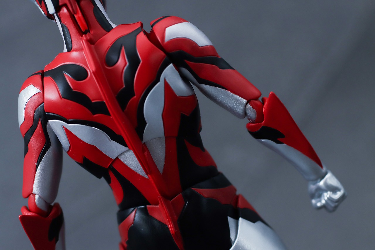 S.H.フィギュアーツ　ウルトラマンジード プリミティブ（ニュージェネ スターズver）　レビュー　本体