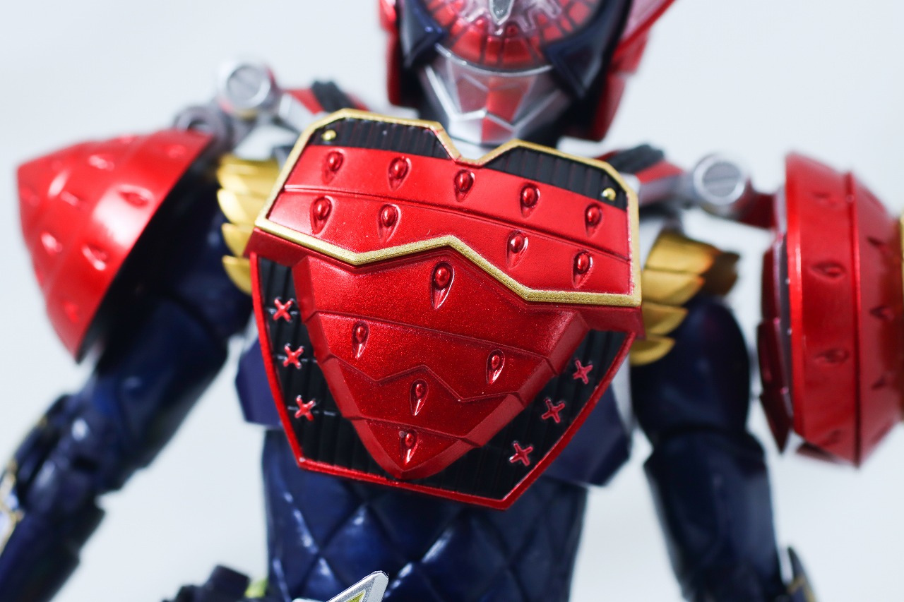 S.H.フィギュアーツ 真骨彫製法　仮面ライダー鎧武 イチゴアームズ　レビュー　本体