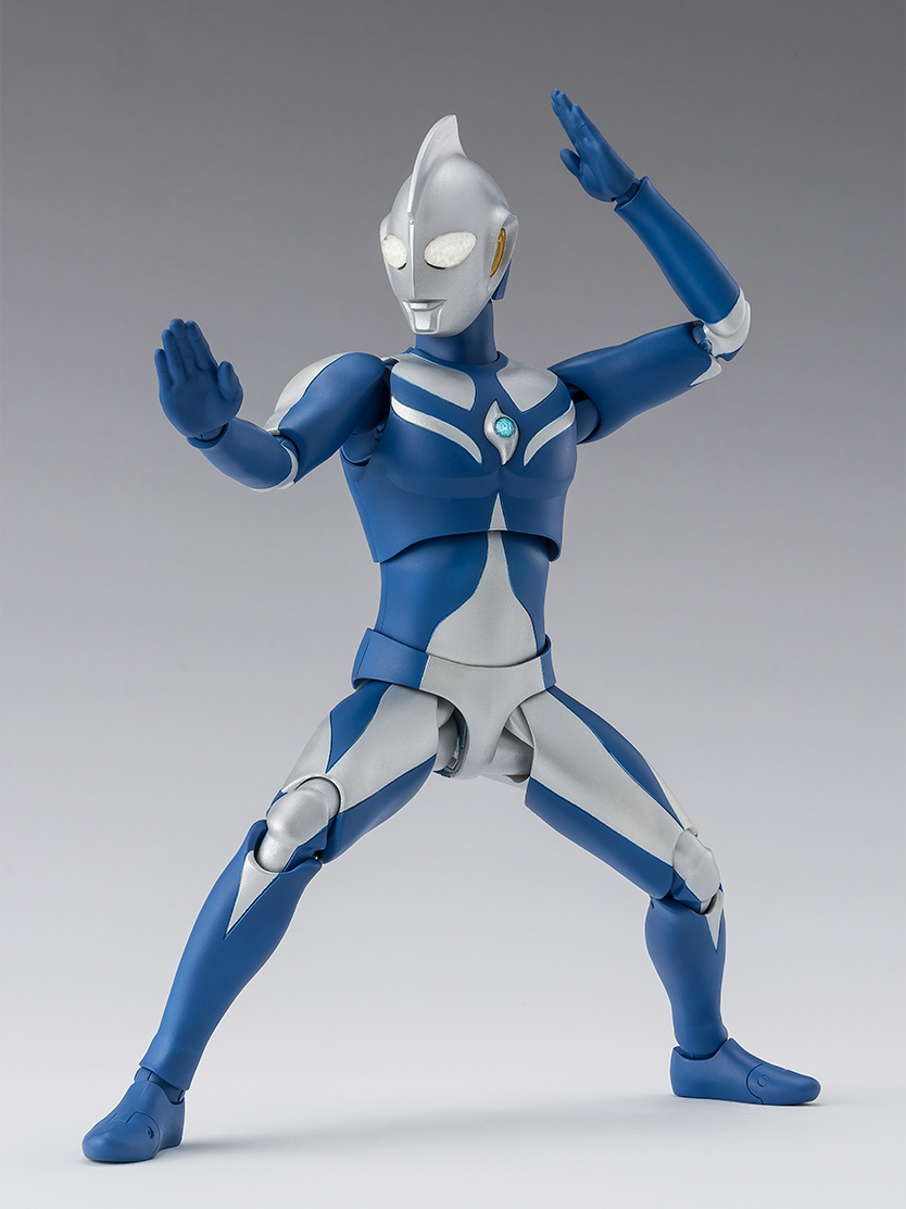 S.H.フィギュアーツ　ウルトラマンコスモス ルナモード