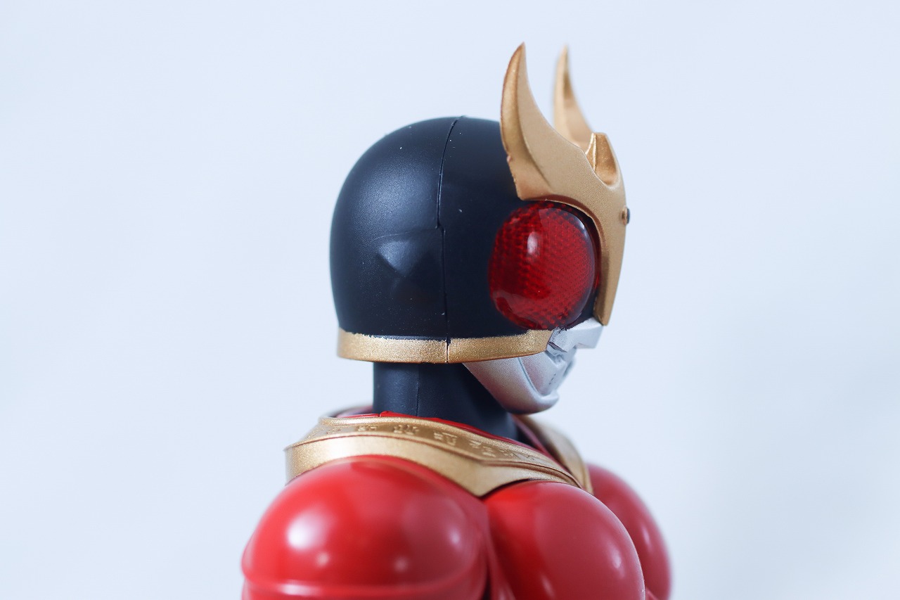 S.H.フィギュアーツ 真骨彫製法 仮面ライダークウガ マイティフォーム Store Limited Edition レビュー 本体