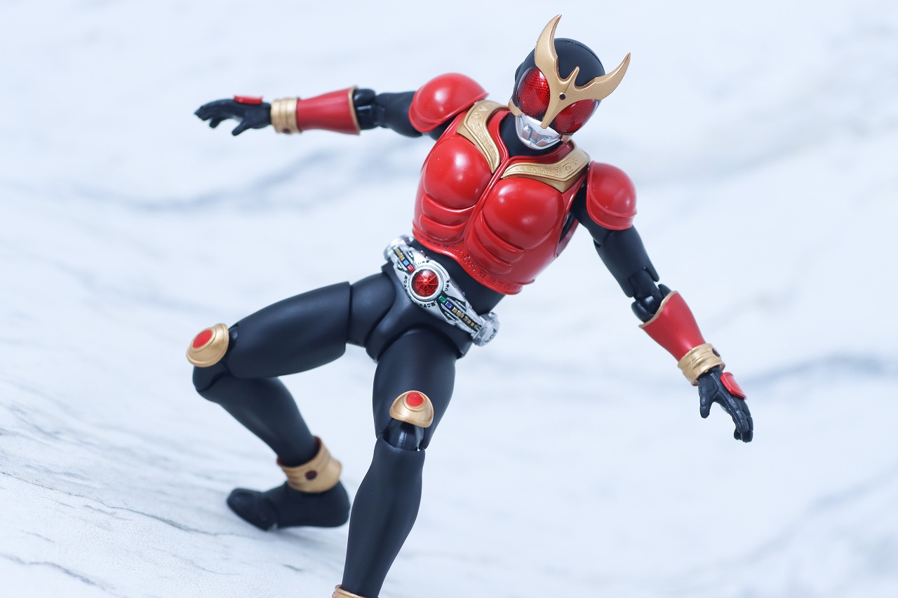 S.H.フィギュアーツ 真骨彫製法 仮面ライダークウガ マイティフォーム Store Limited Edition レビュー アクション