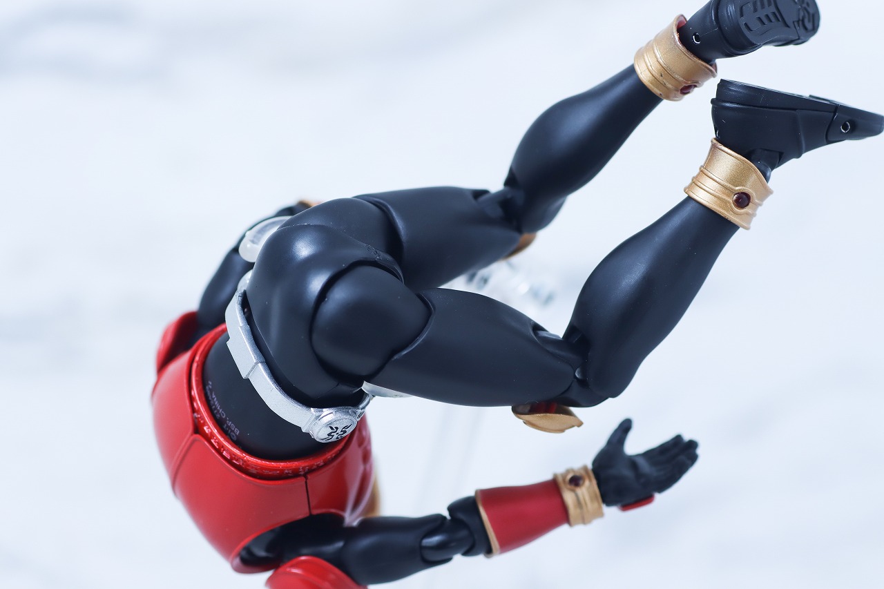 S.H.フィギュアーツ 真骨彫製法 仮面ライダークウガ マイティフォーム Store Limited Edition レビュー アクション