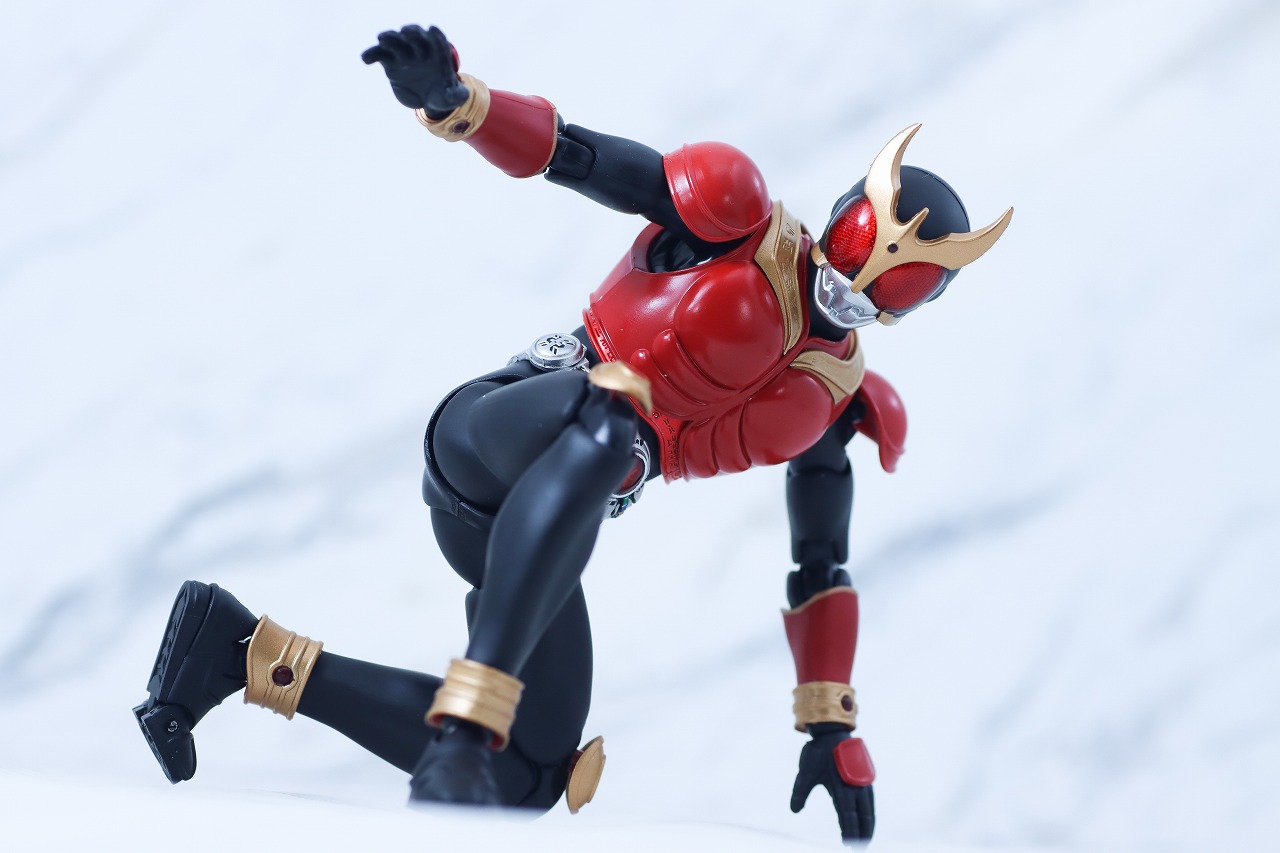S.H.フィギュアーツ 真骨彫製法 仮面ライダークウガ マイティフォーム Store Limited Edition レビュー アクション