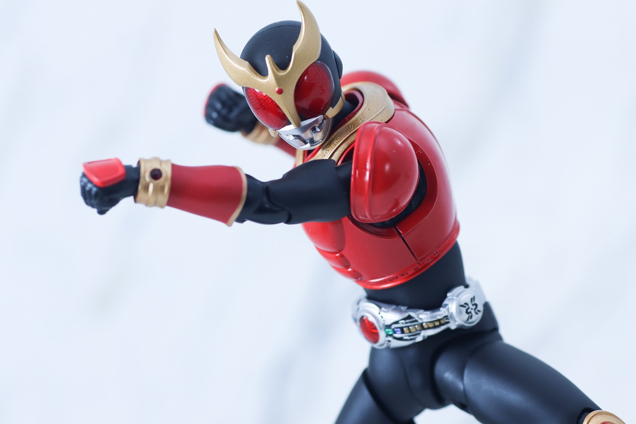 S.H.フィギュアーツ 真骨彫製法 仮面ライダークウガ マイティフォーム Store Limited Edition レビュー アクション