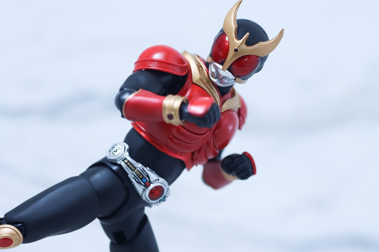S.H.フィギュアーツ 真骨彫製法 仮面ライダークウガ マイティフォーム Store Limited Edition レビュー アクション