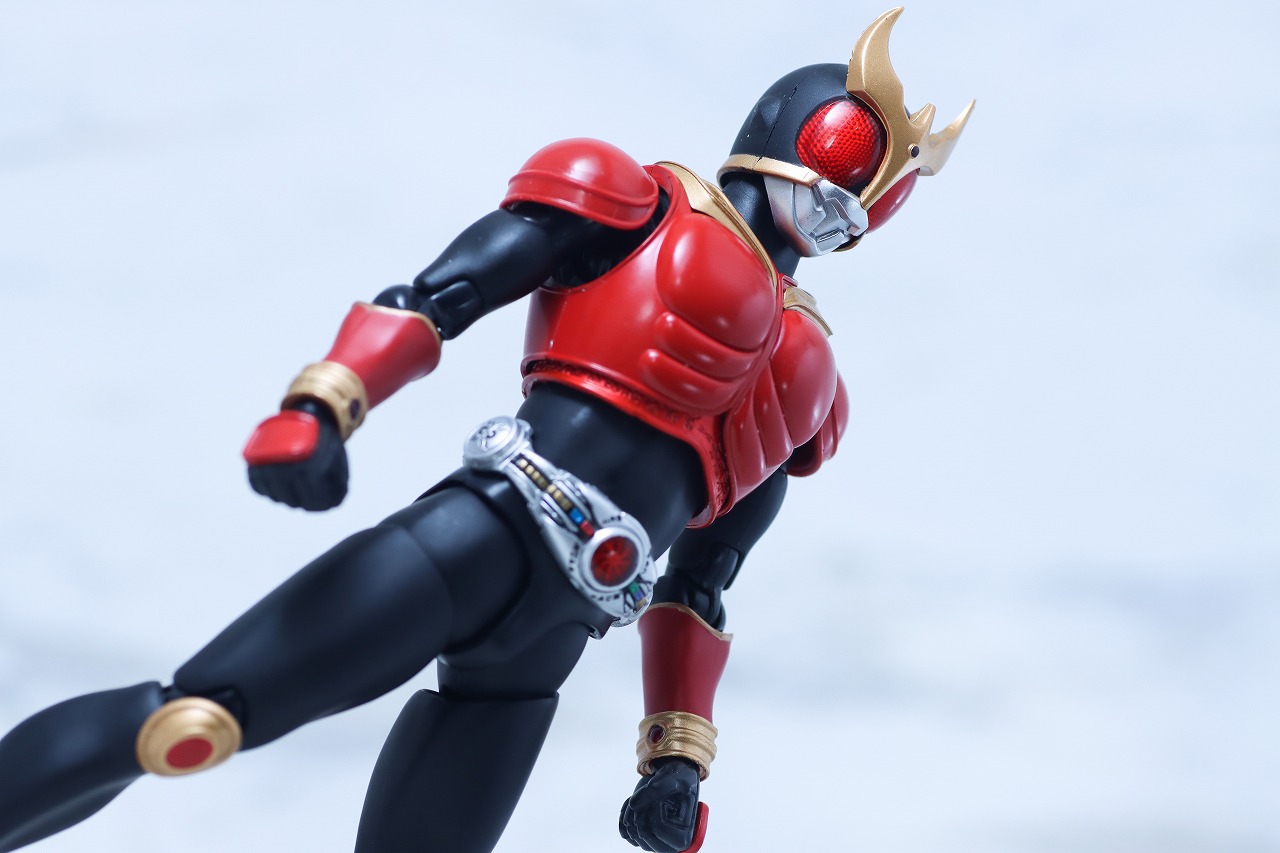 S.H.フィギュアーツ 真骨彫製法 仮面ライダークウガ マイティフォーム Store Limited Edition レビュー アクション