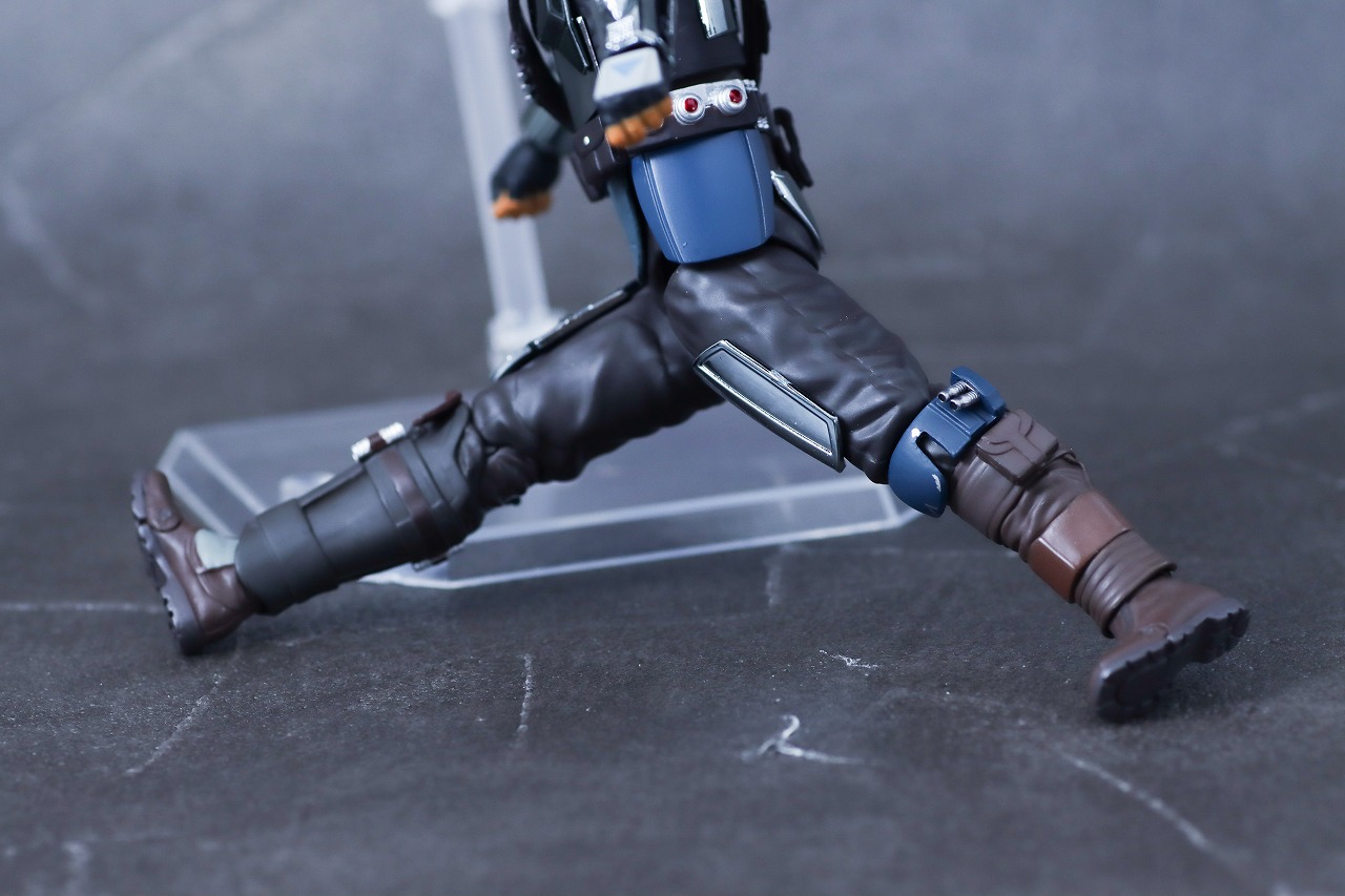 MAFEX マンダロリアン CHROME(クロームメッキ) ver. レビュー 可動範囲