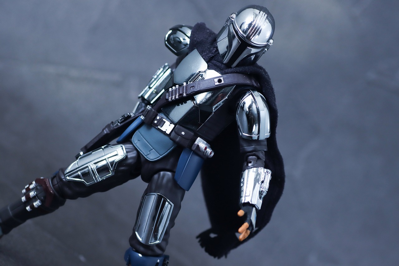 MAFEX マンダロリアン CHROME(クロームメッキ) ver. レビュー アクション
