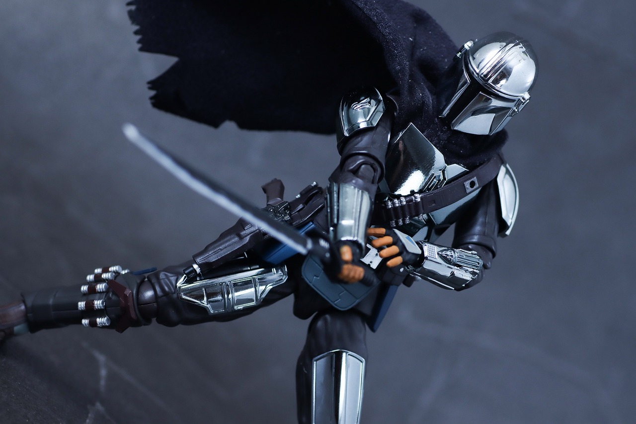 MAFEX マンダロリアン CHROME(クロームメッキ) ver. レビュー アクション