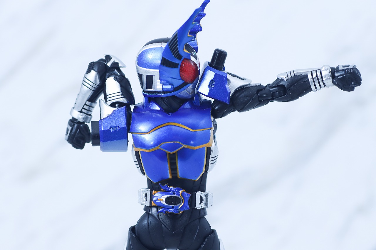 S.H.フィギュアーツ 真骨彫製法 仮面ライダーガタック ライダーフォーム 真骨彫10th Anniversary ver. レビュー 可動範囲