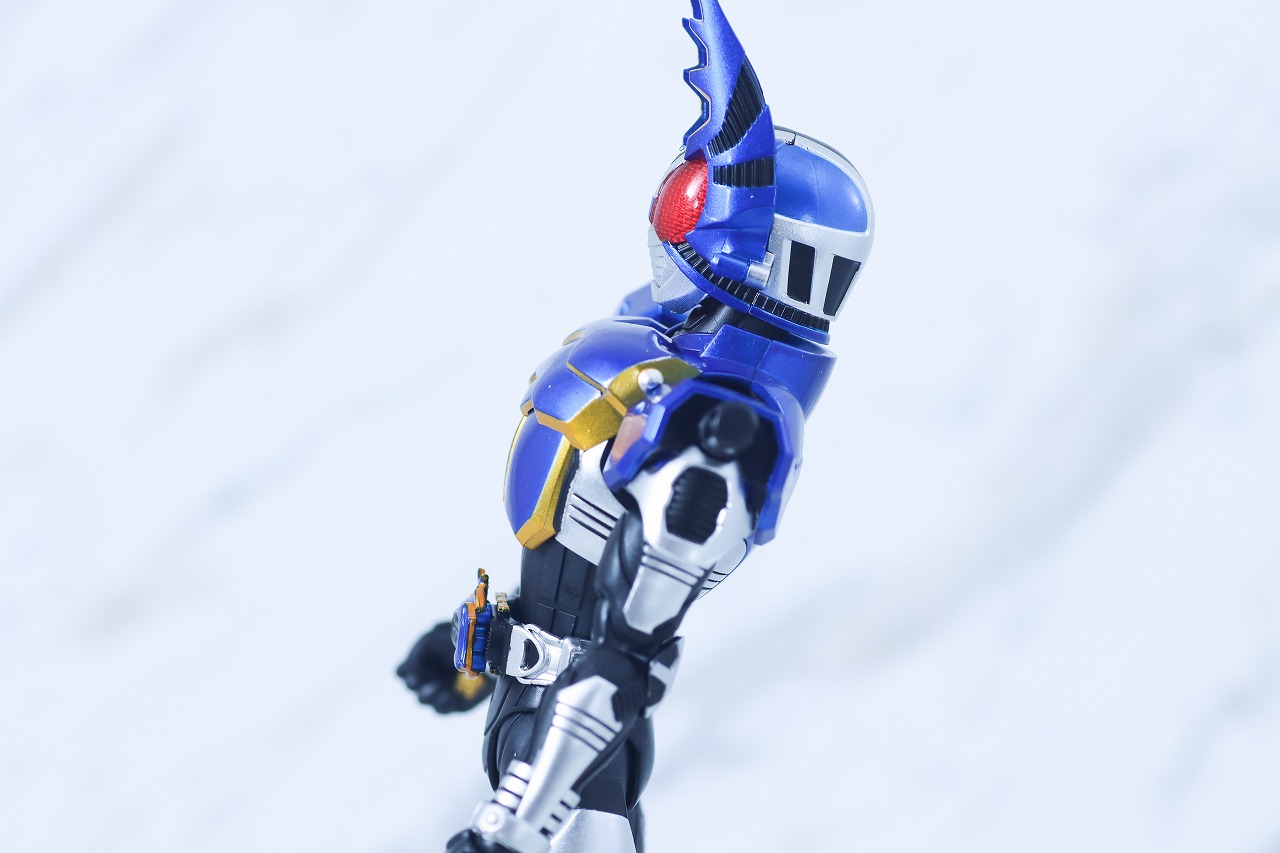 S.H.フィギュアーツ 真骨彫製法　仮面ライダーガタック ライダーフォーム　真骨彫10th Anniversary ver.　レビュー　可動範囲