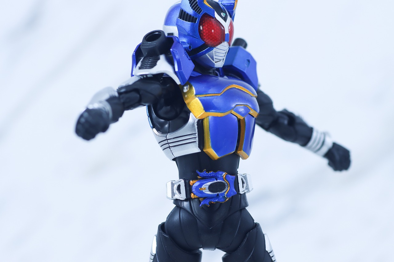 S.H.フィギュアーツ 真骨彫製法 仮面ライダーガタック ライダーフォーム 真骨彫10th Anniversary ver. レビュー 可動範囲