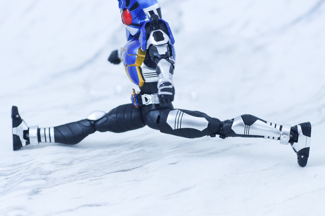 S.H.フィギュアーツ 真骨彫製法 仮面ライダーガタック ライダーフォーム 真骨彫10th Anniversary ver. レビュー 可動範囲