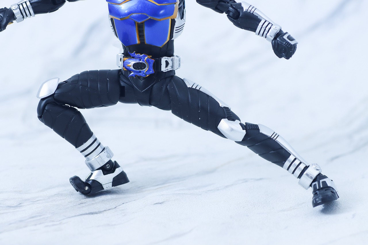 S.H.フィギュアーツ 真骨彫製法 仮面ライダーガタック ライダーフォーム 真骨彫10th Anniversary ver. レビュー 可動範囲
