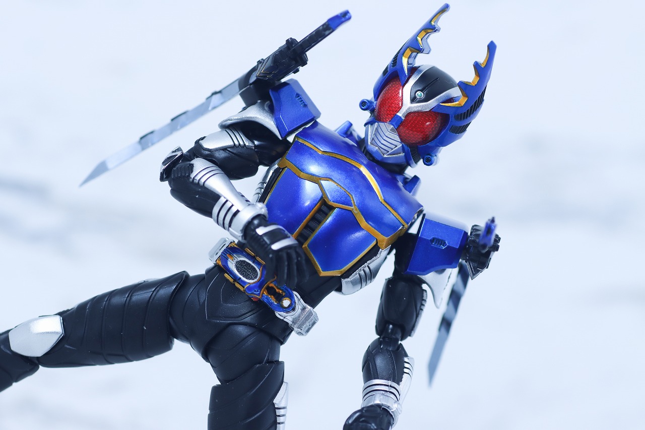 S.H.フィギュアーツ 真骨彫製法 仮面ライダーガタック ライダーフォーム 真骨彫10th Anniversary ver. レビュー アクション
