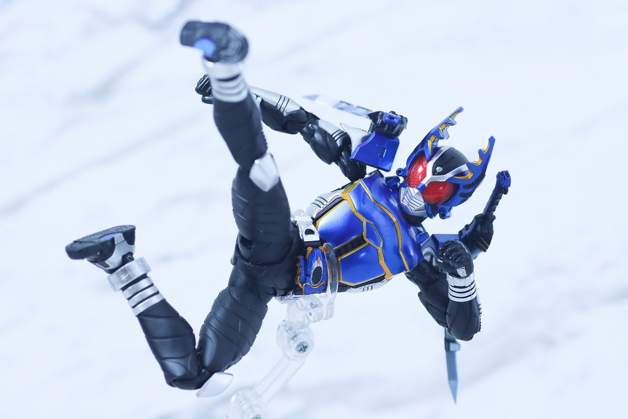 S.H.フィギュアーツ 真骨彫製法 仮面ライダーガタック ライダーフォーム 真骨彫10th Anniversary ver. レビュー アクション