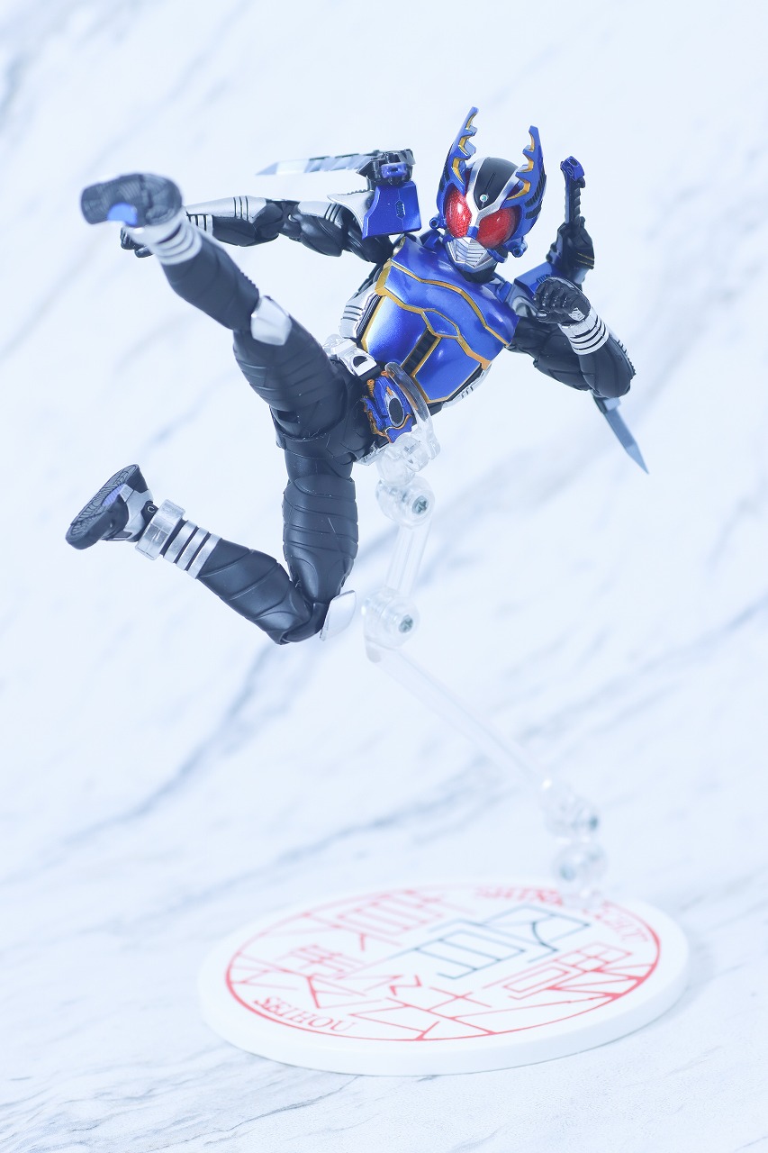 S.H.フィギュアーツ 真骨彫製法 仮面ライダーガタック ライダーフォーム 真骨彫10th Anniversary ver. レビュー アクション