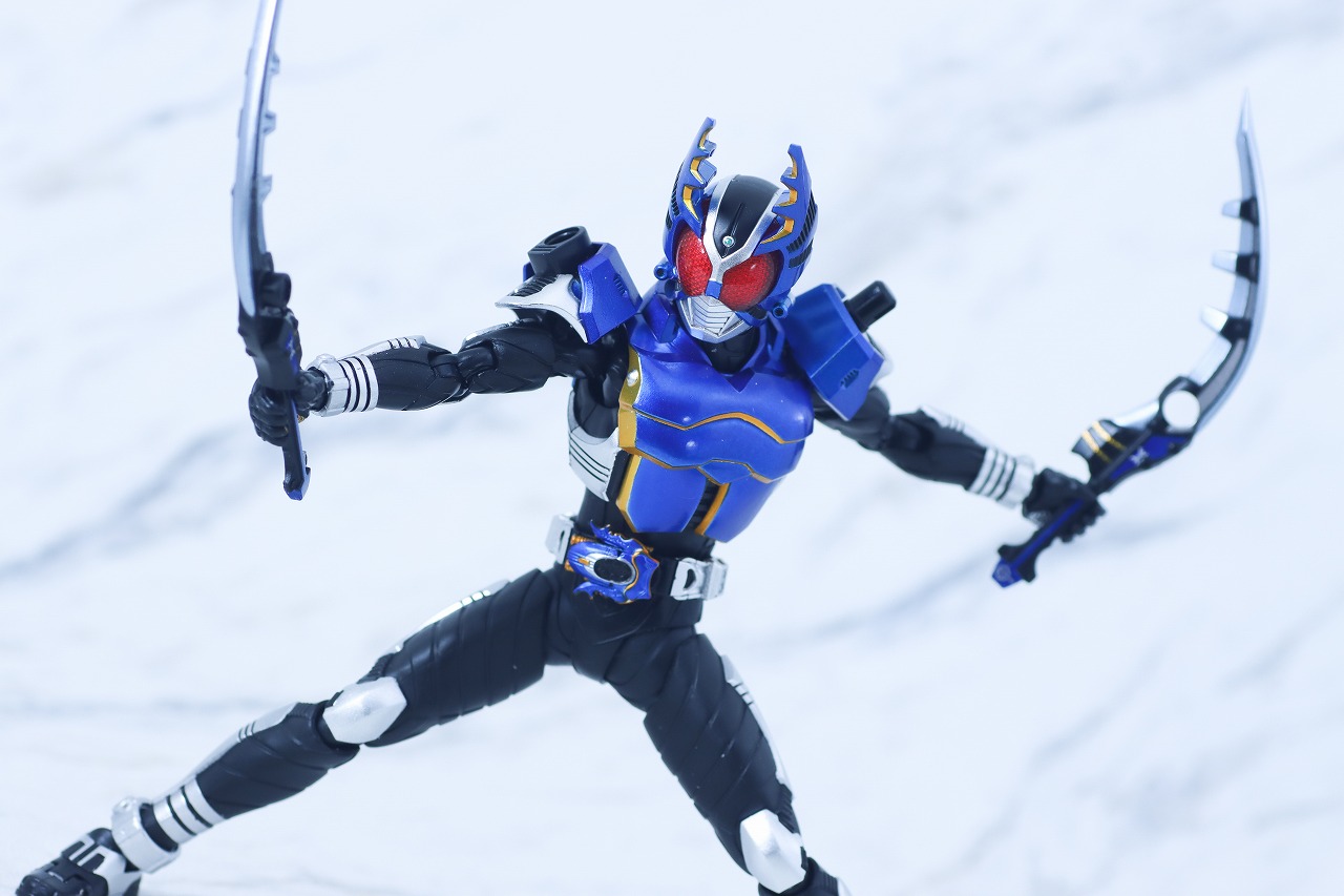 S.H.フィギュアーツ 真骨彫製法 仮面ライダーガタック ライダーフォーム 真骨彫10th Anniversary ver. レビュー アクション