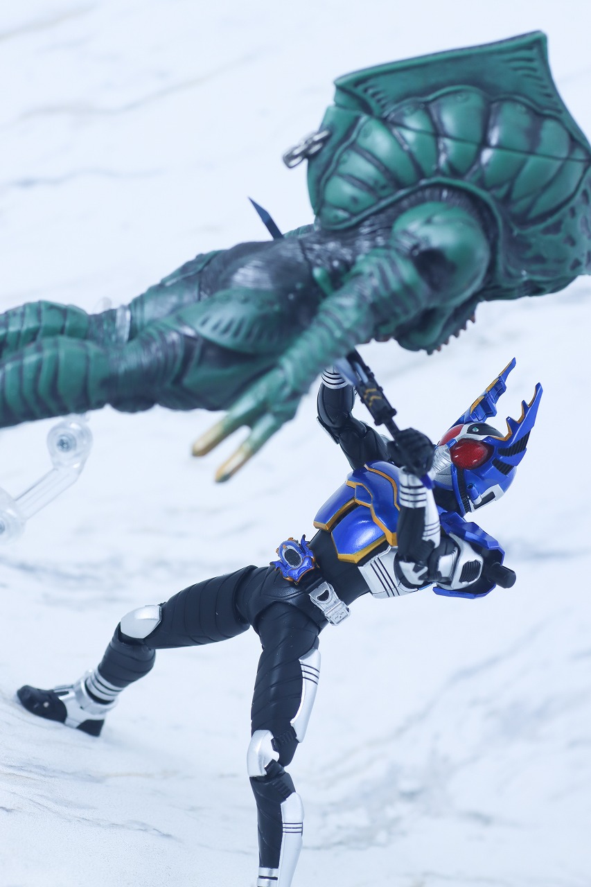 S.H.フィギュアーツ 真骨彫製法 仮面ライダーガタック ライダーフォーム 真骨彫10th Anniversary ver. レビュー アクション