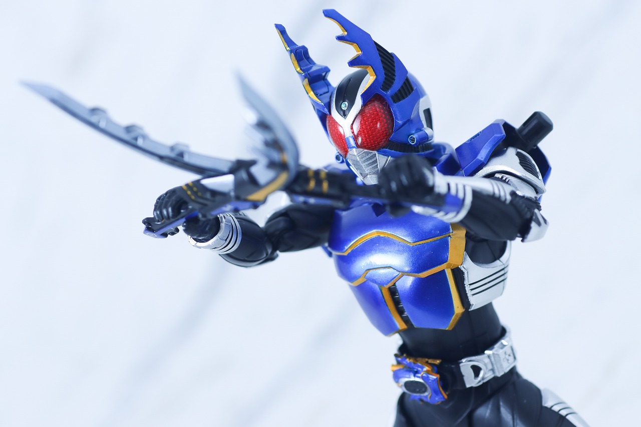 S.H.フィギュアーツ 真骨彫製法 仮面ライダーガタック ライダーフォーム 真骨彫10th Anniversary ver. レビュー アクション