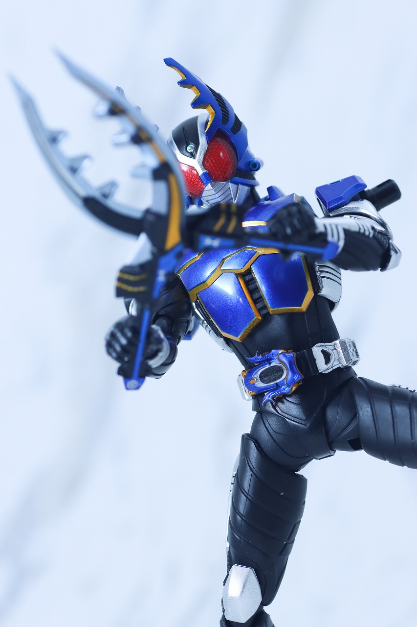 S.H.フィギュアーツ 真骨彫製法 仮面ライダーガタック ライダーフォーム 真骨彫10th Anniversary ver. レビュー アクション