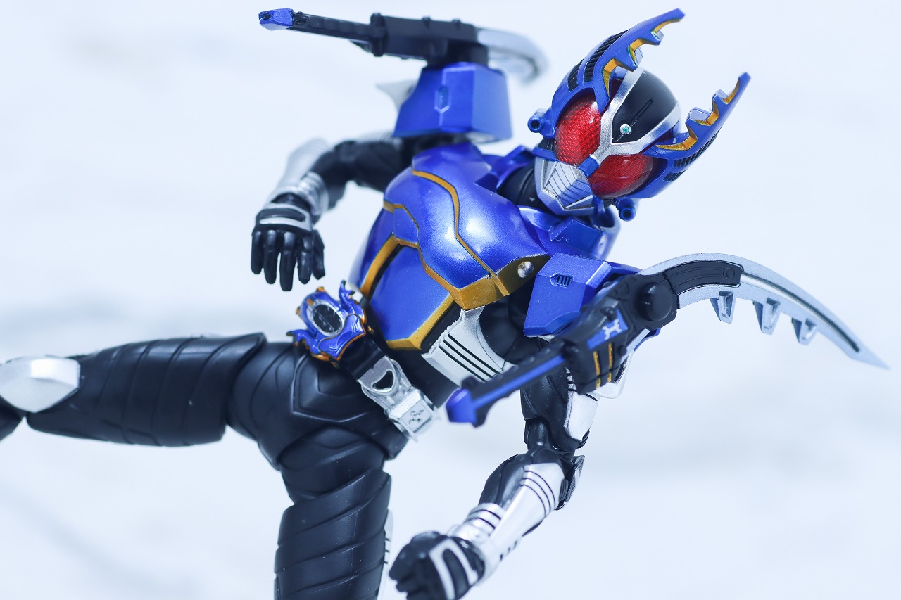S.H.フィギュアーツ 真骨彫製法 仮面ライダーガタック ライダーフォーム 真骨彫10th Anniversary ver. レビュー アクション