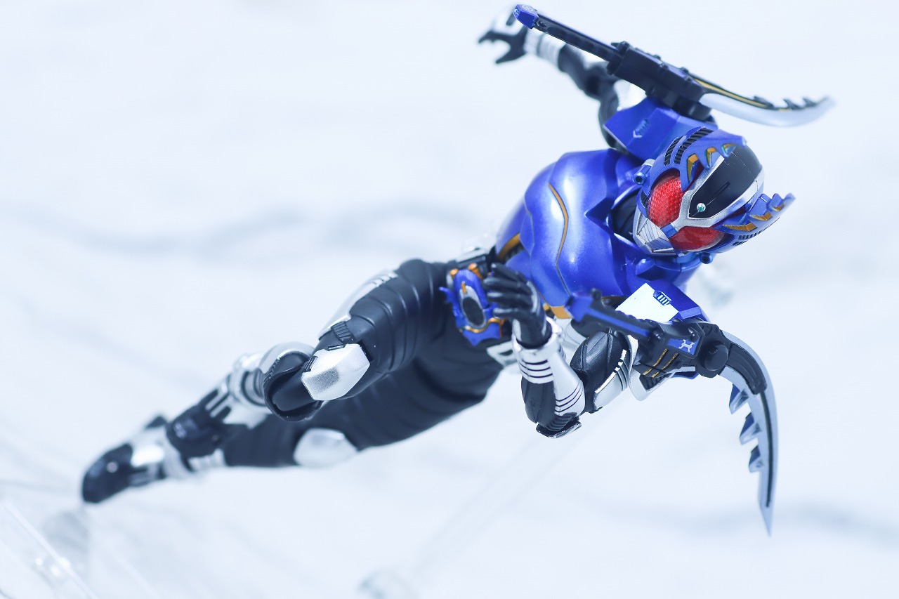 S.H.フィギュアーツ 真骨彫製法 仮面ライダーガタック ライダーフォーム 真骨彫10th Anniversary ver. レビュー アクション