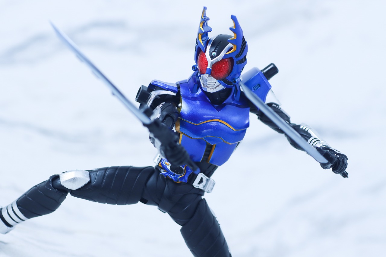 S.H.フィギュアーツ 真骨彫製法 仮面ライダーガタック ライダーフォーム 真骨彫10th Anniversary ver. レビュー アクション