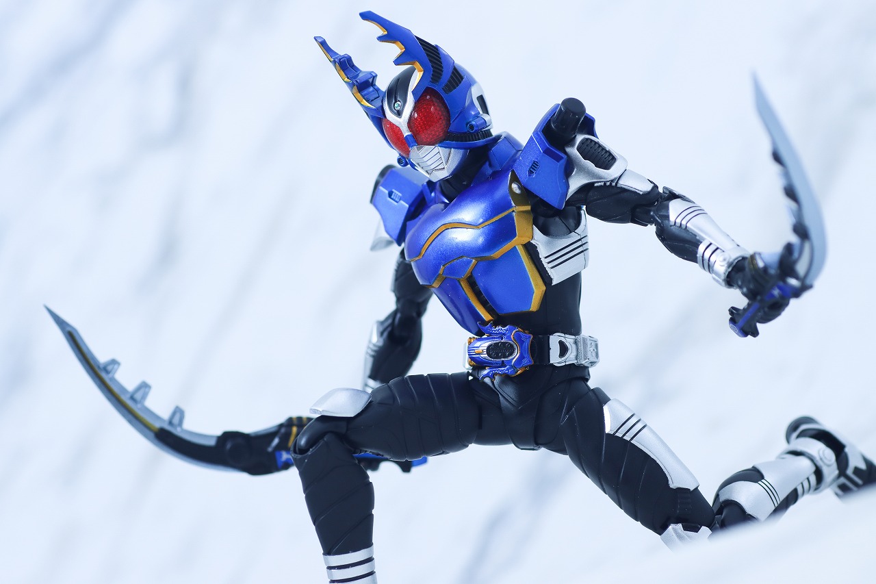 S.H.フィギュアーツ 真骨彫製法 仮面ライダーガタック ライダーフォーム 真骨彫10th Anniversary ver. レビュー アクション