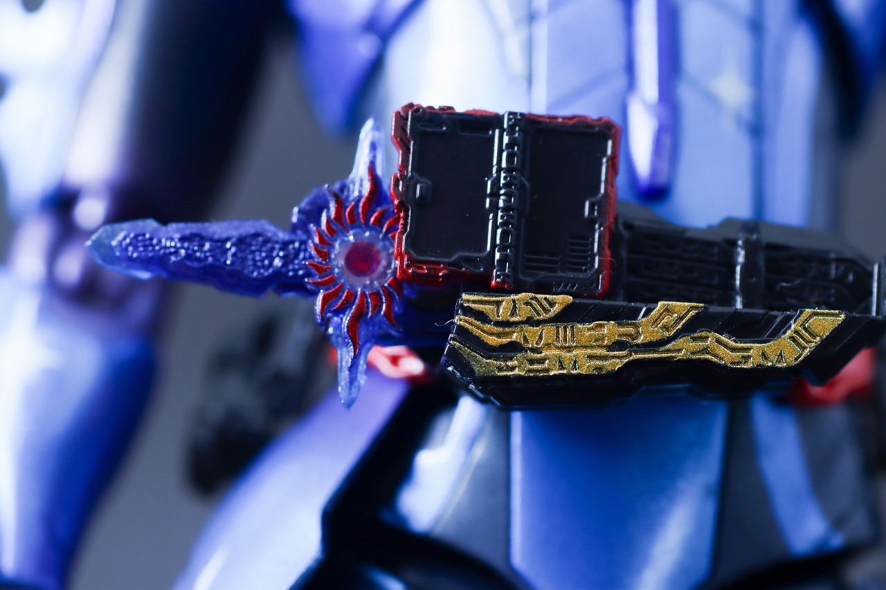 S.H.フィギュアーツ 仮面ライダークロスセイバー レビュー 付属品 刃王剣十聖刃 納刀