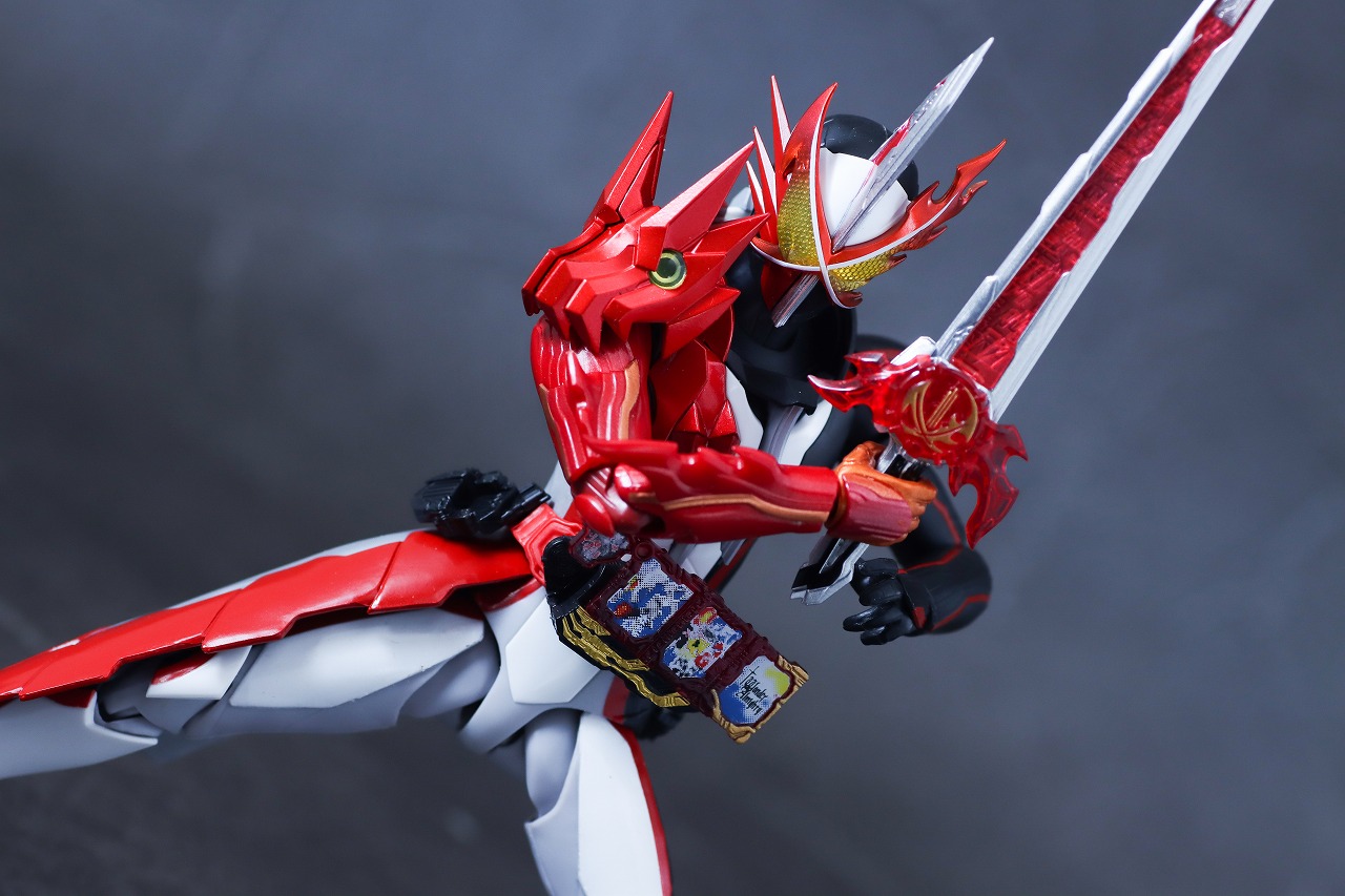 S.H.フィギュアーツ 仮面ライダークロスセイバー10聖剣セット