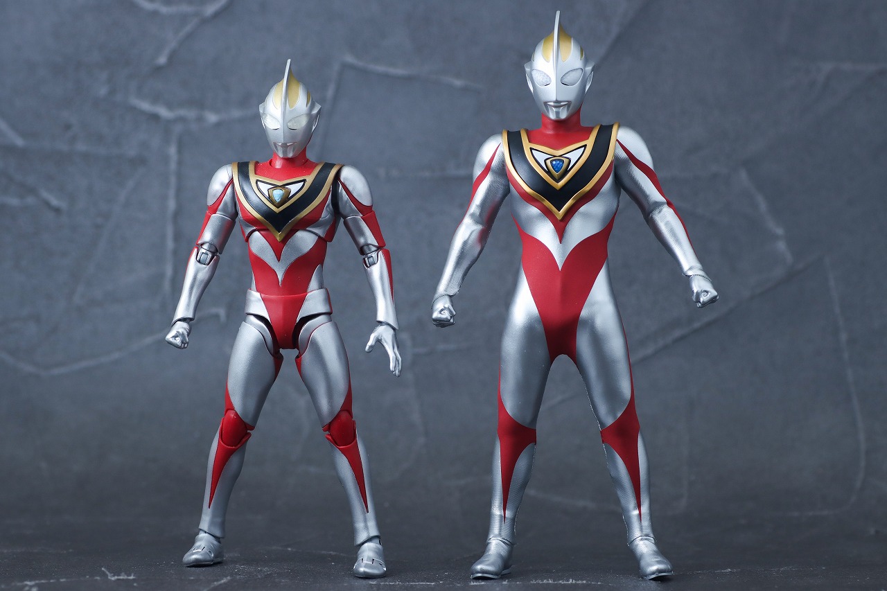alphamax アルファマックス ウルトラマンガイア V2 レビュー 比較 S.H.フィギュアーツ 真骨彫製法