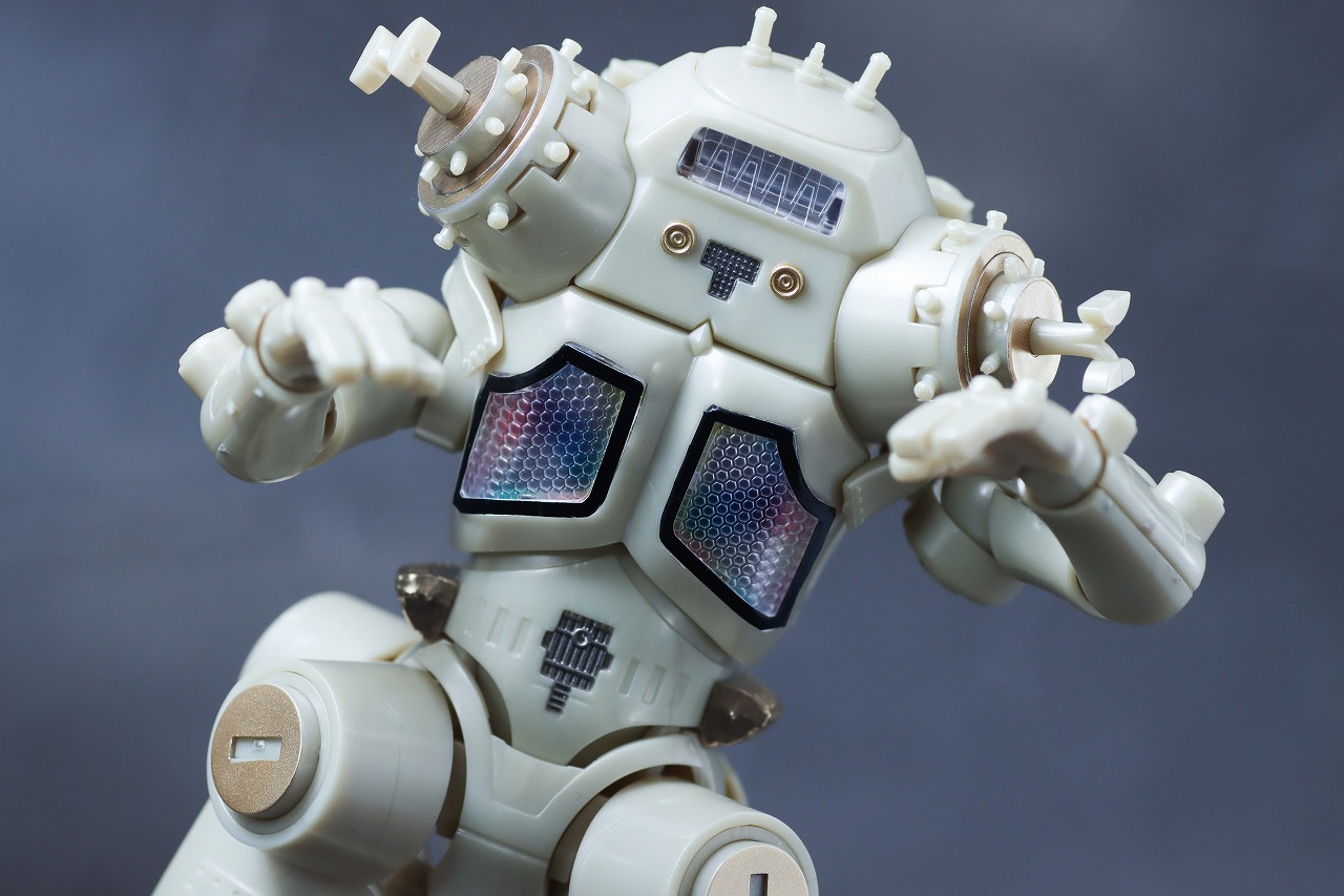 SMP新作！『ウルトラセブン』キングジョーが25年6月に発売！分離