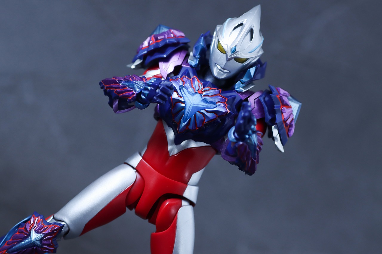 S.H.フィギュアーツ ギャラクシーアーマー(ウルトラマンアーク) レビュー アクション