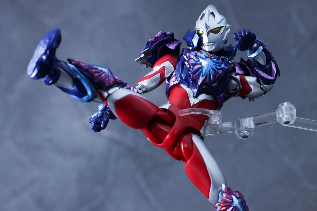 S.H.フィギュアーツ ギャラクシーアーマー(ウルトラマンアーク) レビュー アクション