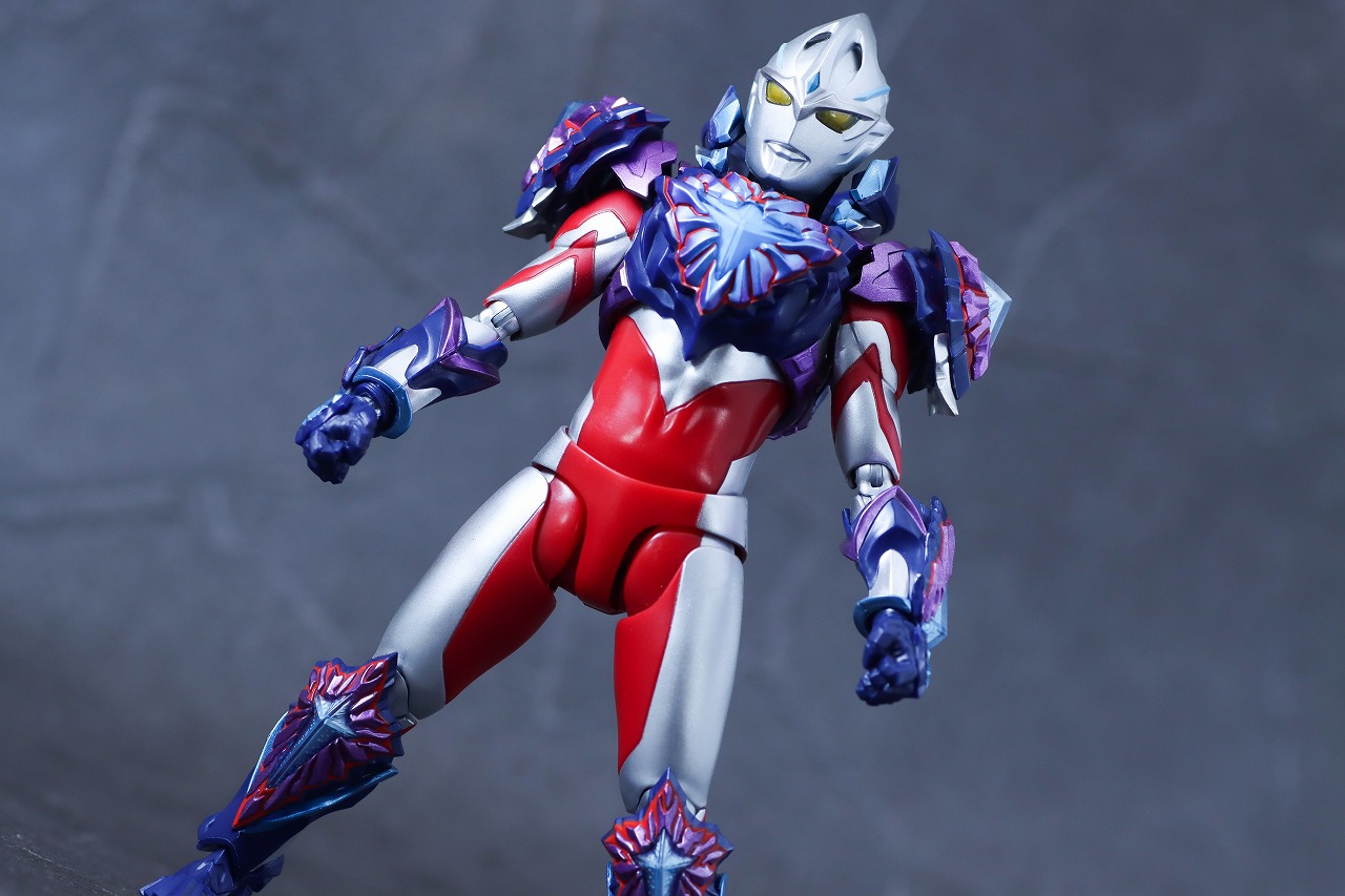 S.H.フィギュアーツ ギャラクシーアーマー(ウルトラマンアーク) レビュー アクション