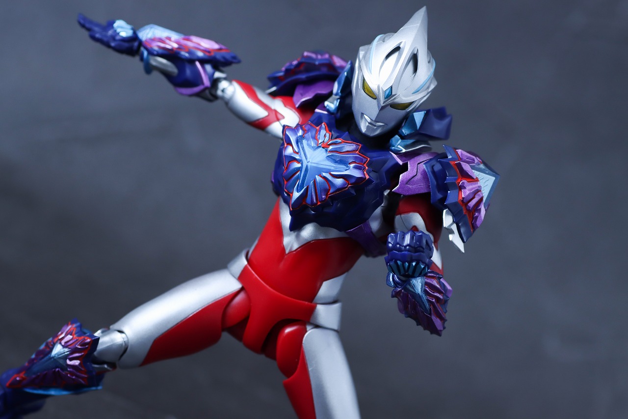 S.H.フィギュアーツ ギャラクシーアーマー(ウルトラマンアーク) レビュー アクション