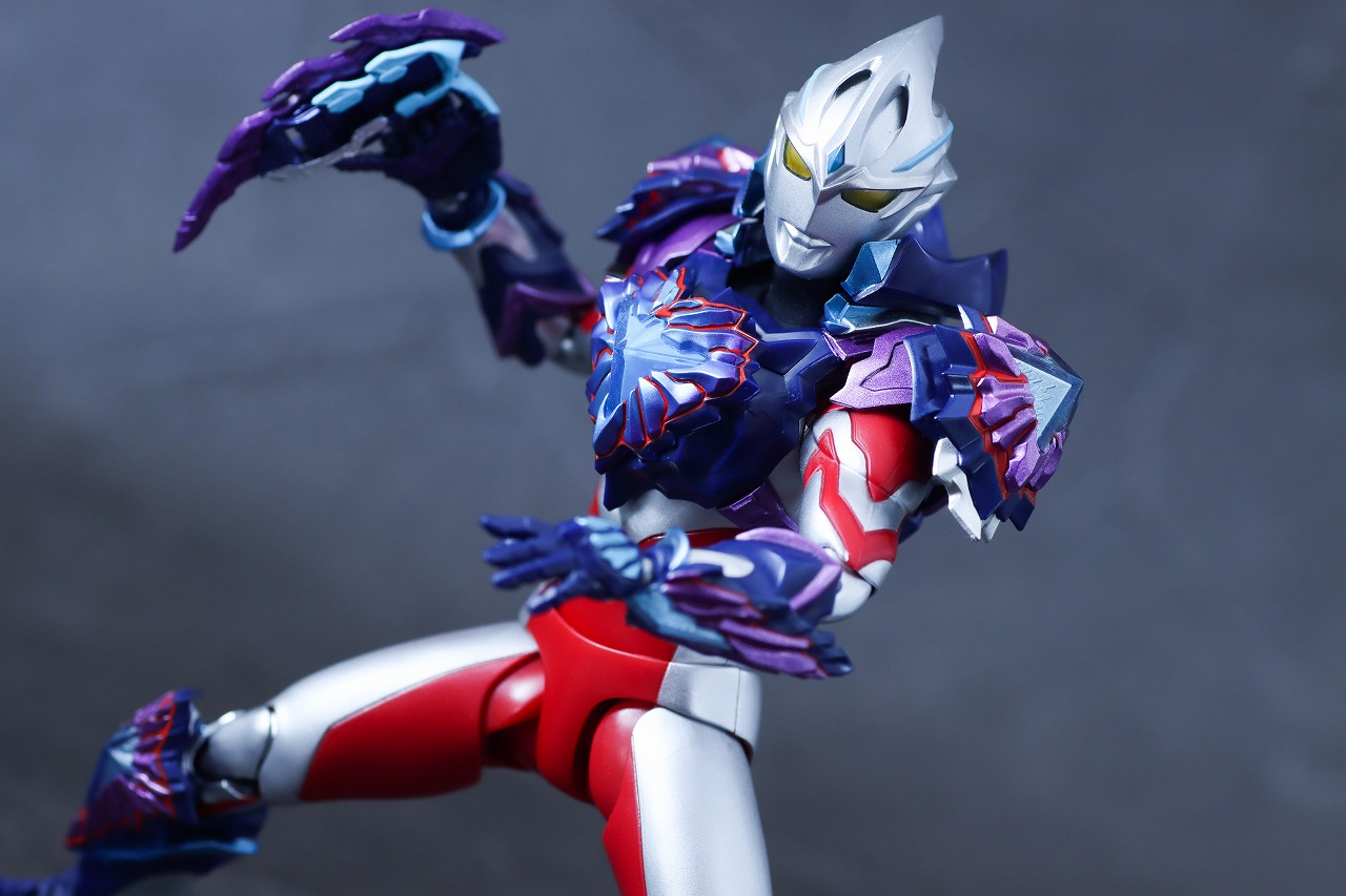 S.H.フィギュアーツ ギャラクシーアーマー(ウルトラマンアーク) レビュー アクション