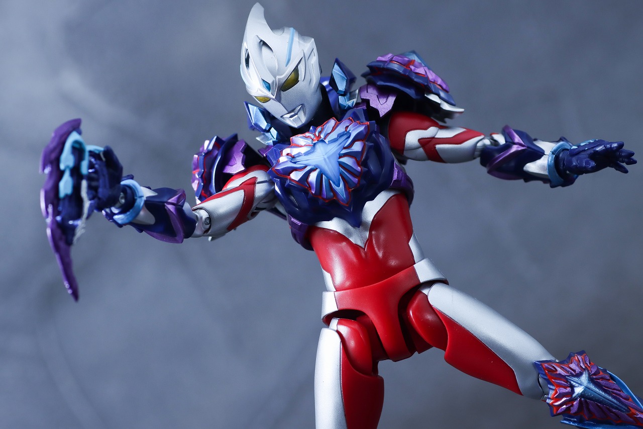 S.H.フィギュアーツ ギャラクシーアーマー(ウルトラマンアーク) レビュー アクション