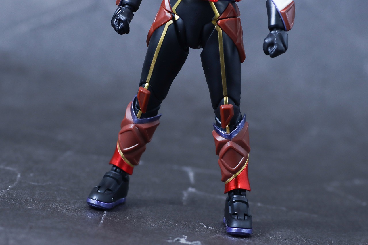 S.H.フィギュアーツ 仮面ライダーヴァレン チョコドンフォーム
