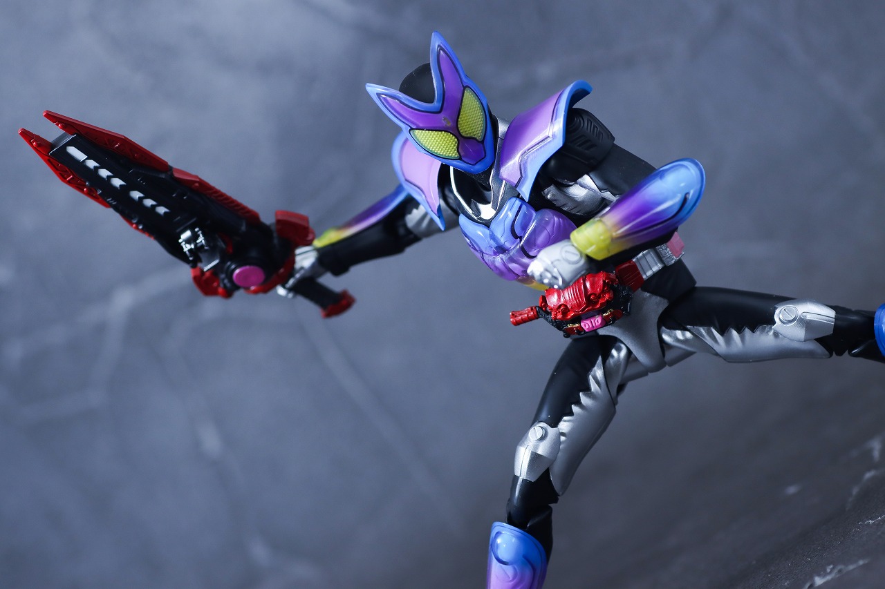 S.H.Figuarts 仮面ライダーヴァレン チョコドンフォーム | 魂ウェブ