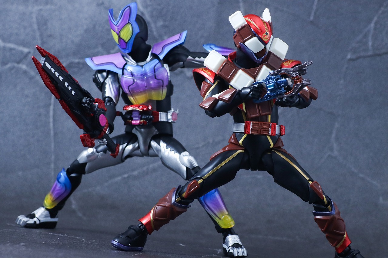 適切な価格 S.H.フィギュアーツ チョコドンフォーム 仮面ライダーヴァレン 特撮