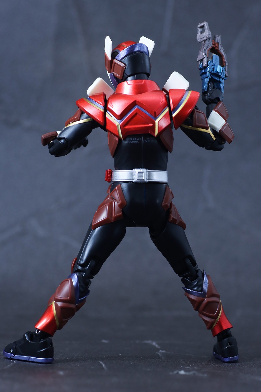 レビュー高評価商品 S.H.フィギュアーツ 仮面ライダーヴァレン チョコドンフォーム 特撮