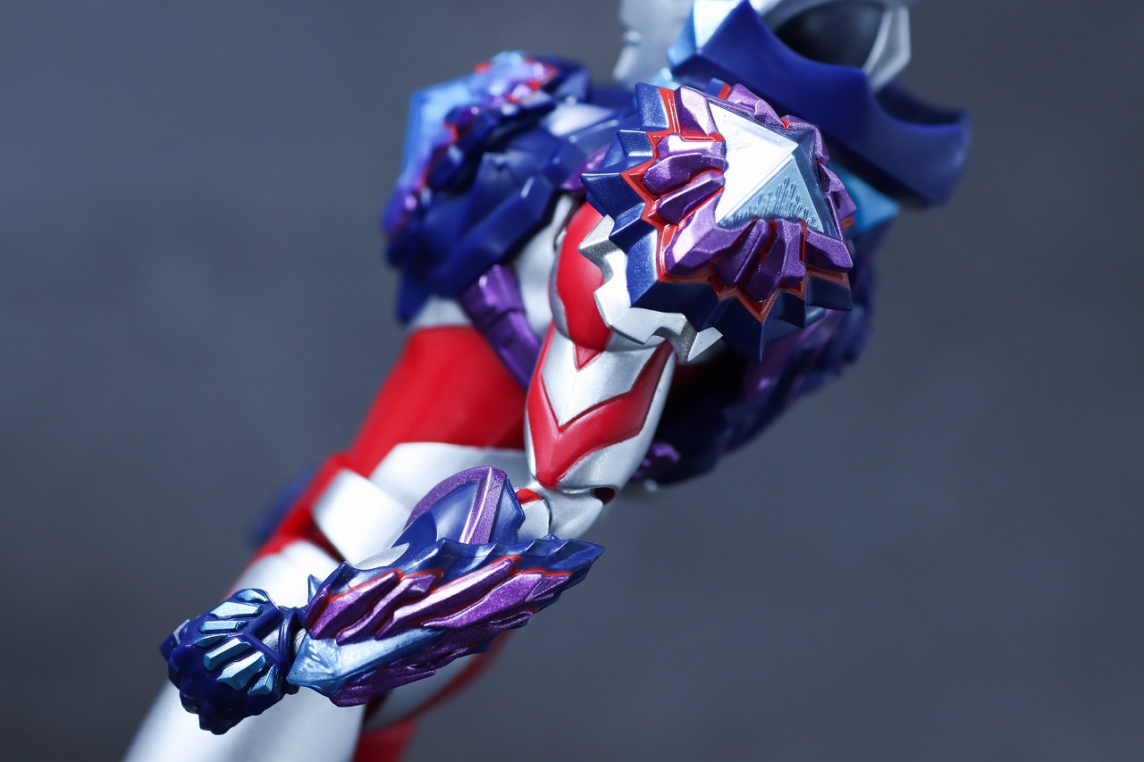 S.H.フィギュアーツ ギャラクシーアーマー(ウルトラマンアーク) レビュー 本体
