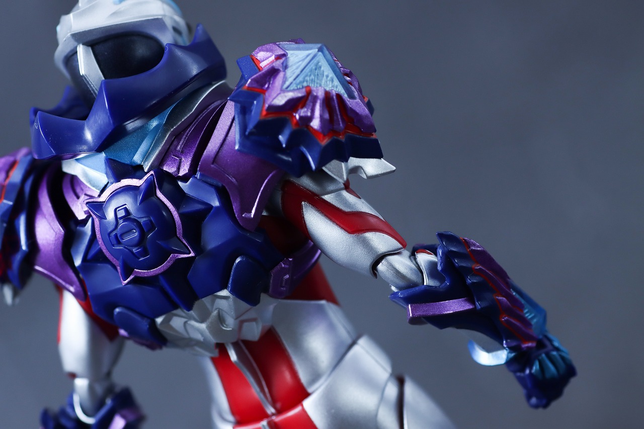 S.H.フィギュアーツ ギャラクシーアーマー(ウルトラマンアーク) レビュー 本体