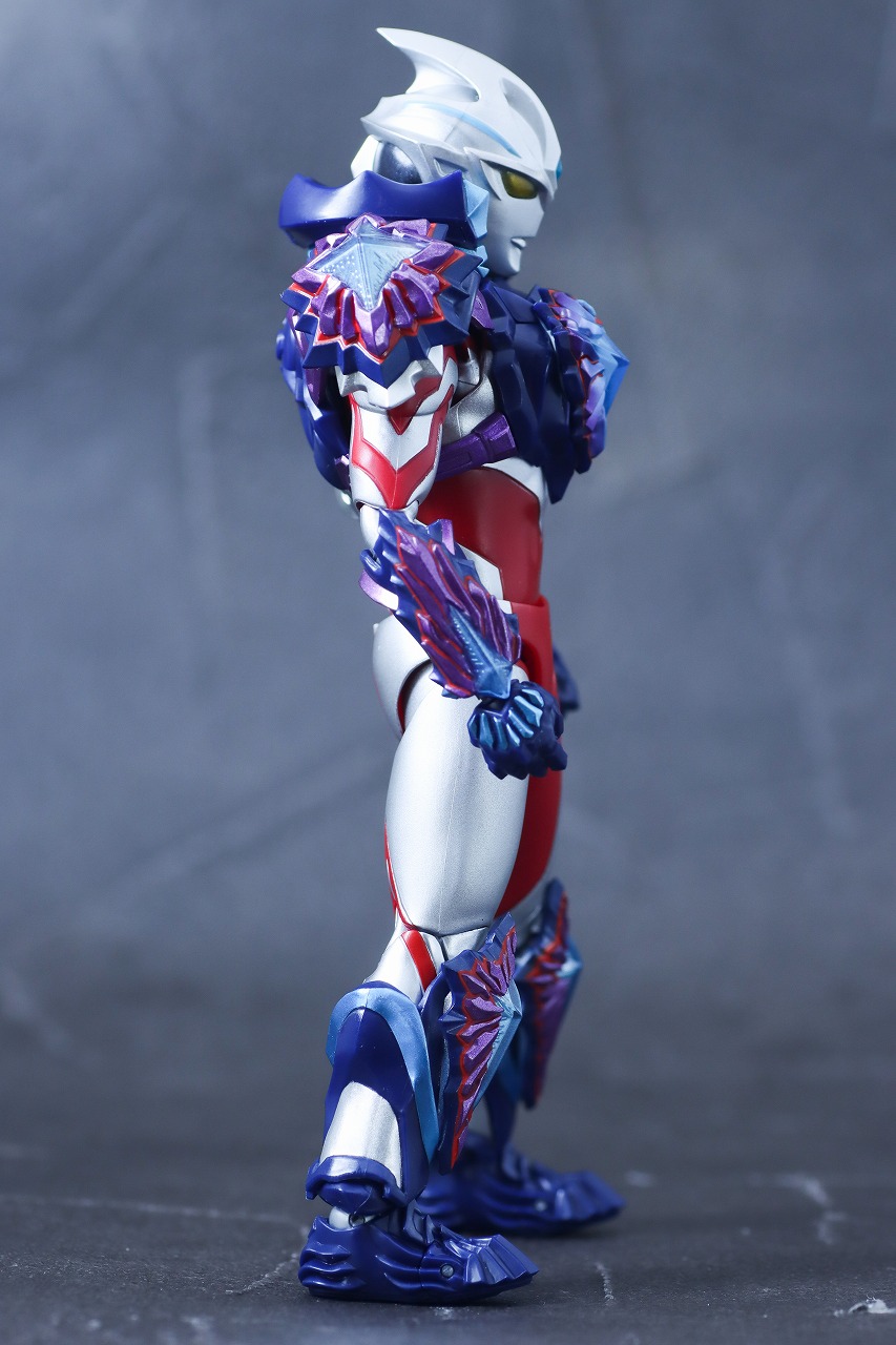S.H.フィギュアーツ　ギャラクシーアーマー（ウルトラマンアーク）　レビュー　本体