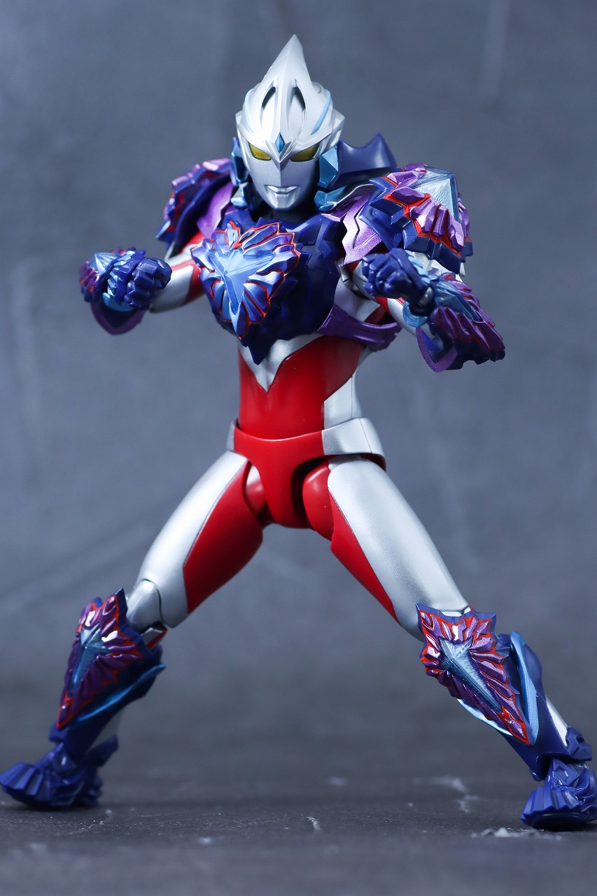 S.H.フィギュアーツ ギャラクシーアーマー(ウルトラマンアーク) レビュー 本体