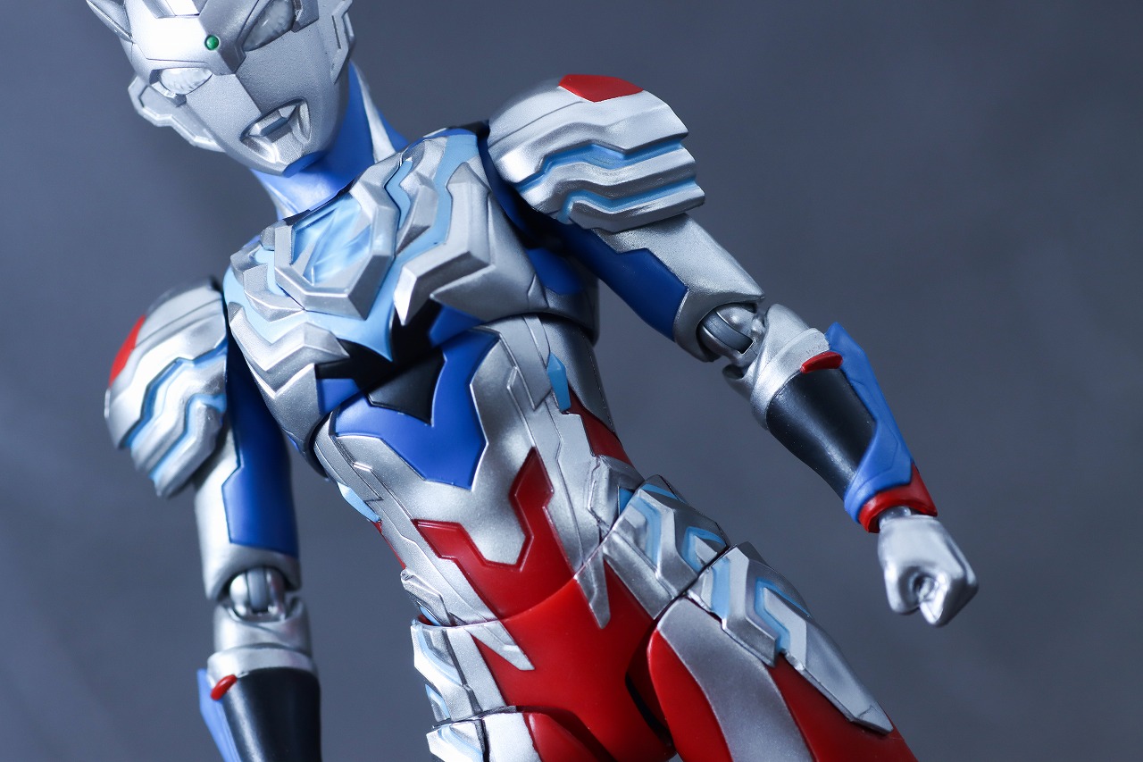 S.H.フィギュアーツ ウルトラマンゼット アルファエッジ(ニュージェネレーション スターズver.) レビュー 本体